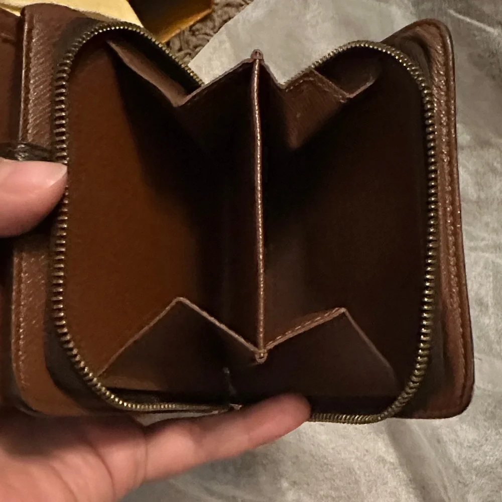 Louis Vuitton Monogram Brown Wallet - Picture 6 of 8